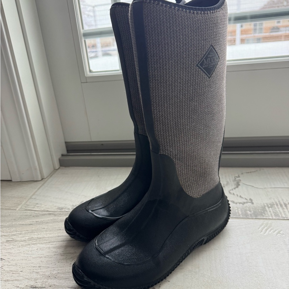 Muck Boots- Women's Black and Gray Boots